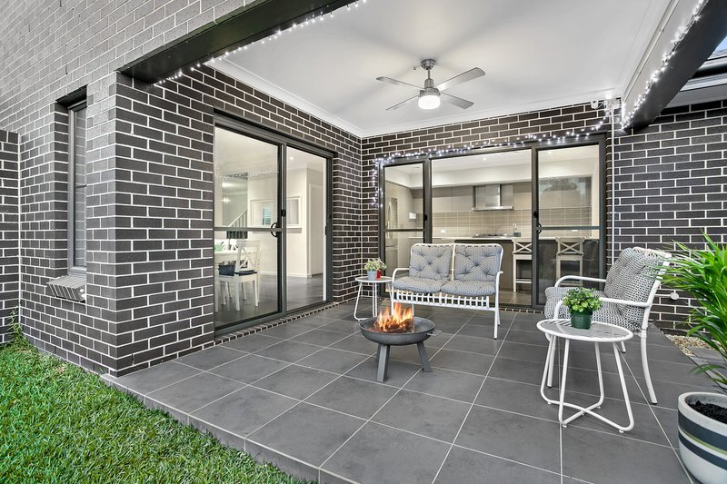 Photo - 8 Fox Creek Circuit, Kellyville NSW 2155 - Image 6