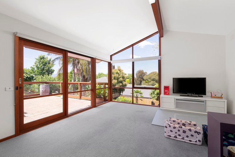 Photo - 8 Frances Avenue, Yarra Glen VIC 3775 - Image 7