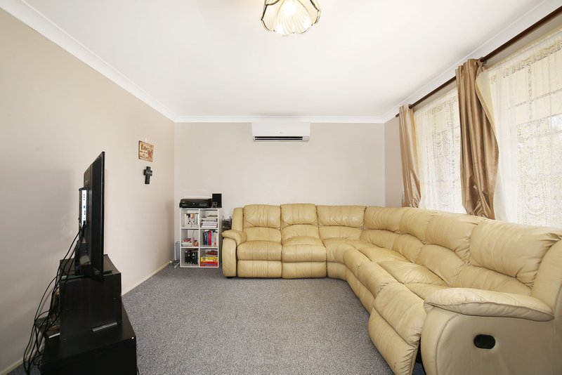 Photo - 8 Frederick Place, Tamworth NSW 2340 - Image 2