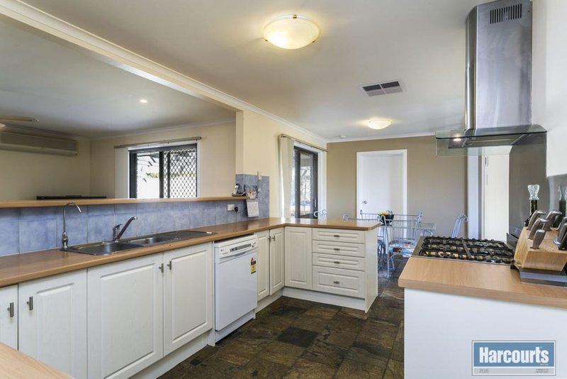 Photo - 8 Freya Avenue, Hallett Cove SA 5158 - Image 6