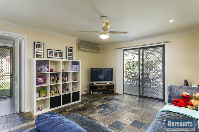 Photo - 8 Freya Avenue, Hallett Cove SA 5158 - Image 9