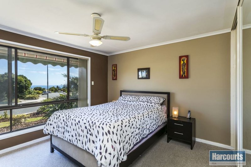 Photo - 8 Freya Avenue, Hallett Cove SA 5158 - Image 10