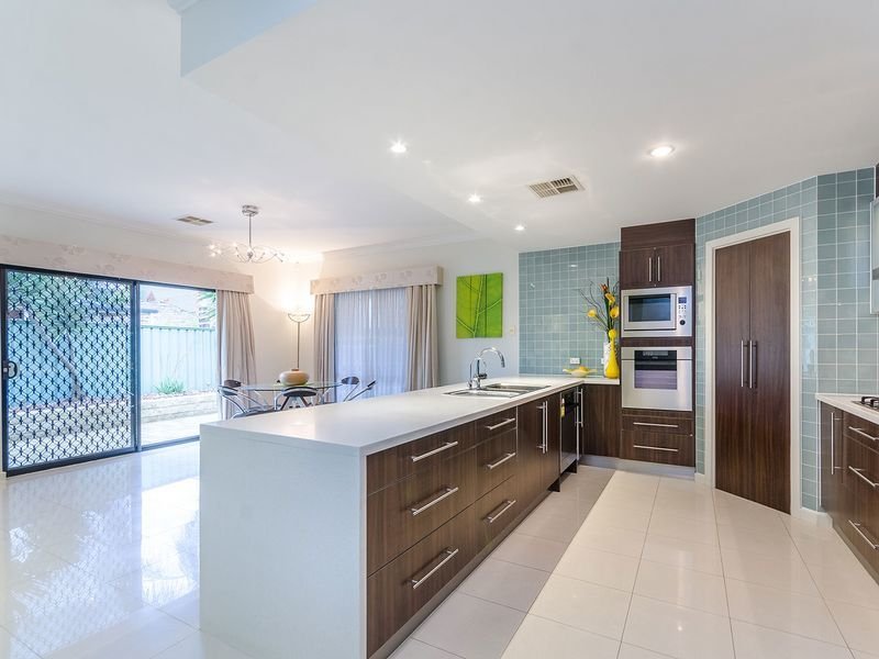 Photo - 8 Freycinet Street, Mawson Lakes SA 5095 - Image 2