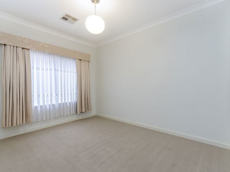 Photo - 8 Freycinet Street, Mawson Lakes SA 5095 - Image 12