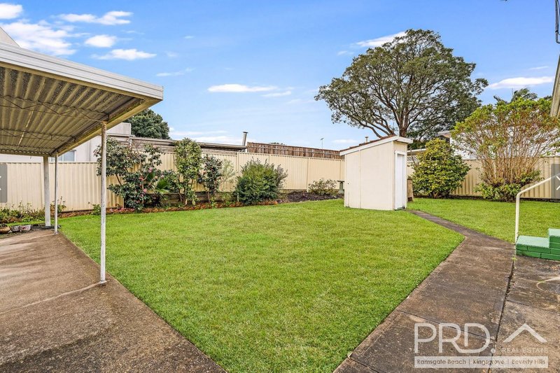 Photo - 8 Fullerton Crescent, Riverwood NSW 2210 - Image 6