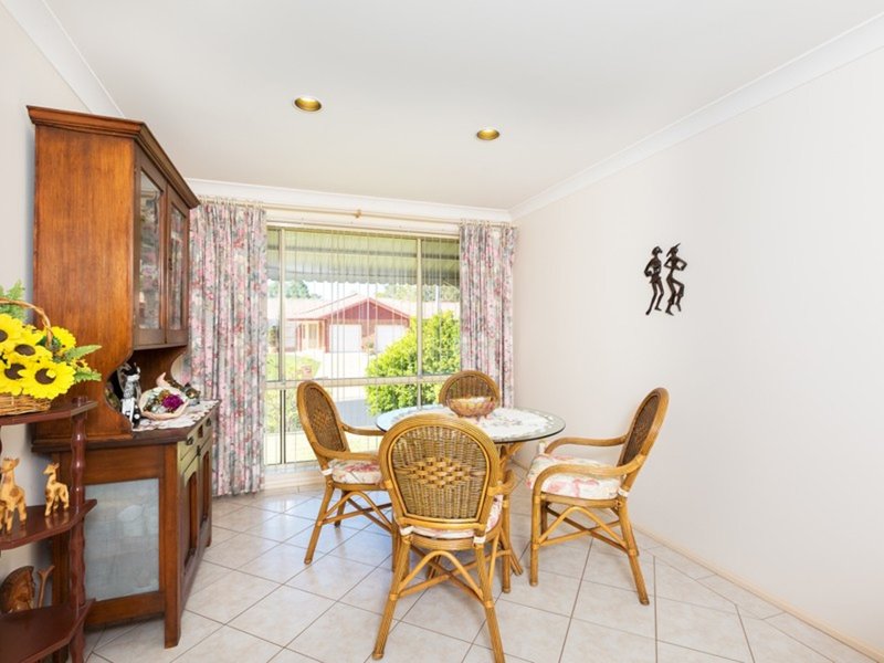 Photo - 8 Galahad Street, Valentine NSW 2280 - Image 3