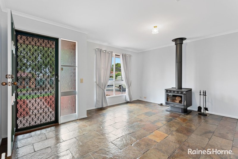 Photo - 8 Galley Close, Seaford Rise SA 5169 - Image 3