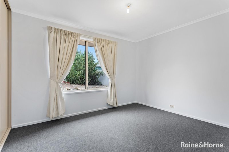 Photo - 8 Galley Close, Seaford Rise SA 5169 - Image 16