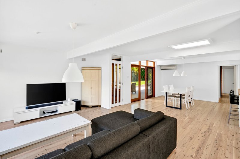 Photo - 8 Galway Avenue, Killarney Heights NSW 2087 - Image 1