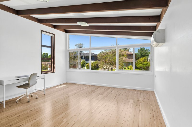 Photo - 8 Galway Avenue, Killarney Heights NSW 2087 - Image 2