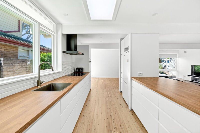 Photo - 8 Galway Avenue, Killarney Heights NSW 2087 - Image 3