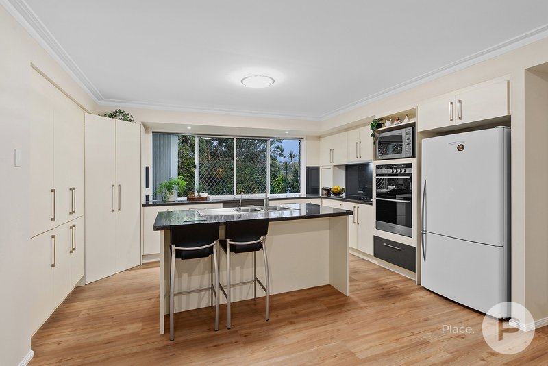 Photo - 8 Ganton Place, Albany Creek QLD 4035 - Image 3