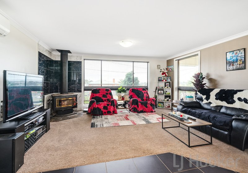 Photo - 8 Gardenia Grove, Devonport TAS 7310 - Image 4