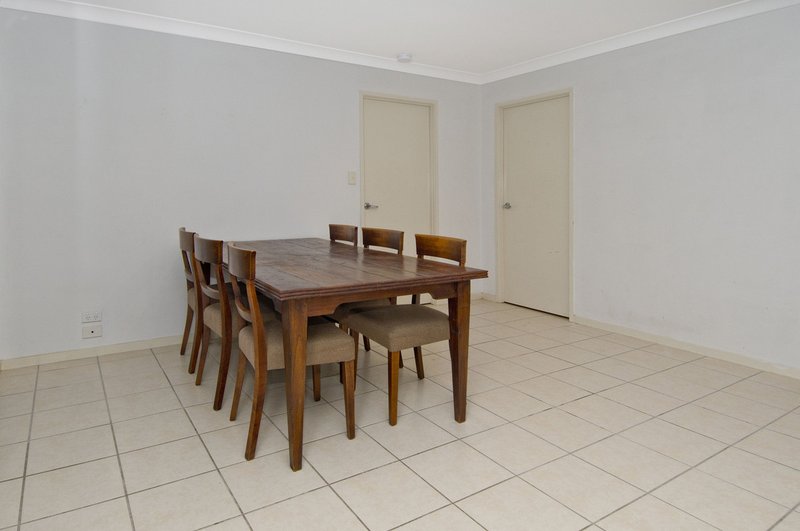 Photo - 8 Gerard Street, Pacific Pines QLD 4211 - Image 3