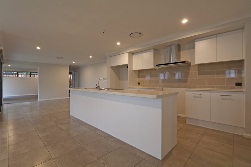 Photo - 8 Gerbera Close, Hamlyn Terrace NSW 2259 - Image 2