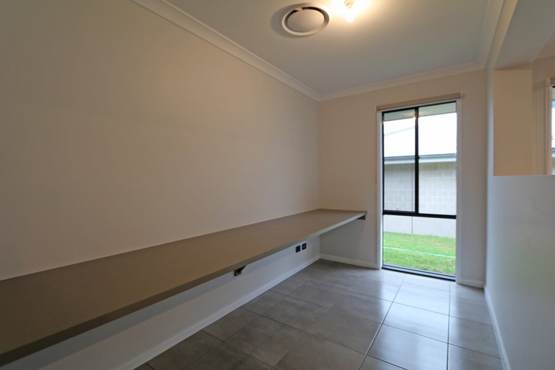 Photo - 8 Gerbera Close, Hamlyn Terrace NSW 2259 - Image 6