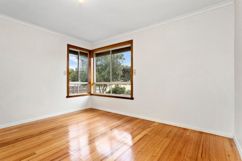 Photo - 8 Gibson Street, Lalor VIC 3075 - Image 4