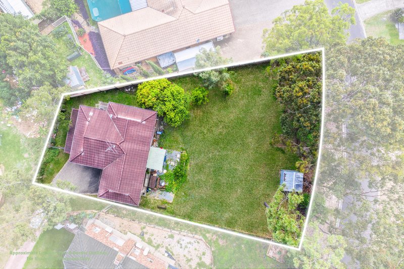 8 Gillespie Close, Edens Landing QLD 4207