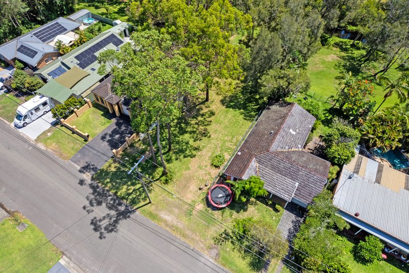 Photo - 8 Ginganup Road, Summerland Point NSW 2259 - Image 4