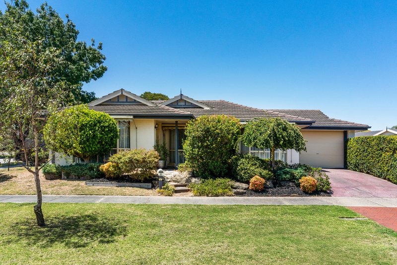 8 Glendale Close, Langwarrin VIC 3910