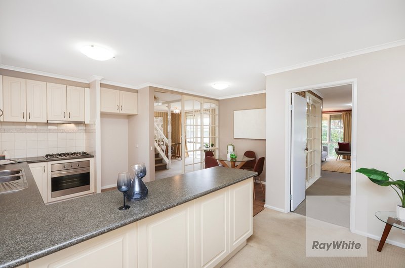 Photo - 8 Glendale Place, Gladstone Park VIC 3043 - Image 4