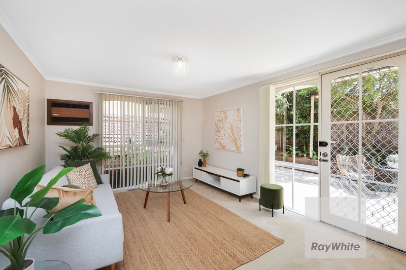 Photo - 8 Glendale Place, Gladstone Park VIC 3043 - Image 6