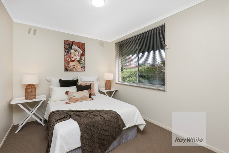 Photo - 8 Glendale Place, Gladstone Park VIC 3043 - Image 15