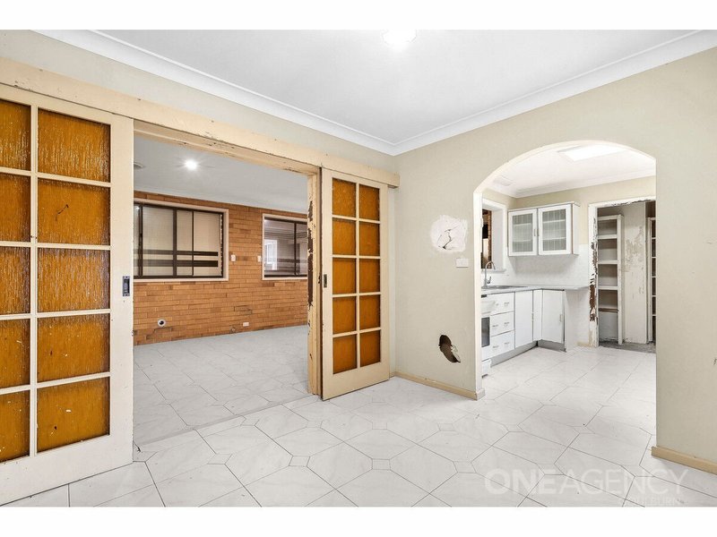 Photo - 8 Glendare Crescent, Goulburn NSW 2580 - Image 5