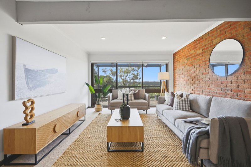 Photo - 8 Gleneagles Court, Darley VIC 3340 - Image 5