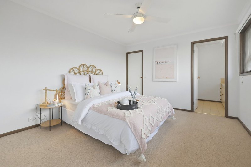 Photo - 8 Gleneagles Court, Darley VIC 3340 - Image 6