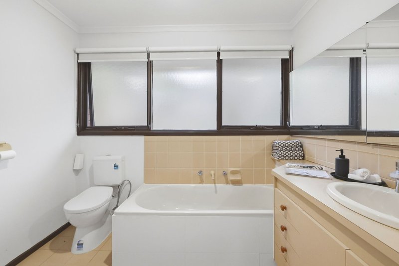 Photo - 8 Gleneagles Court, Darley VIC 3340 - Image 8