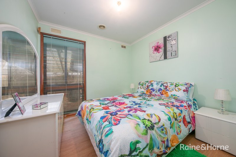 Photo - 8 Gleneagles Drive, Sunbury VIC 3429 - Image 13