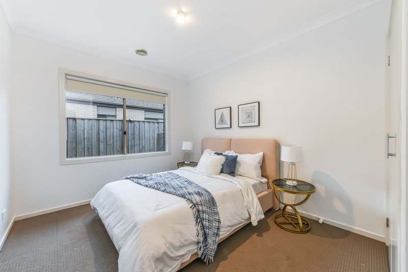 Photo - 8 Glenfern Street, Keysborough VIC 3173 - Image 11