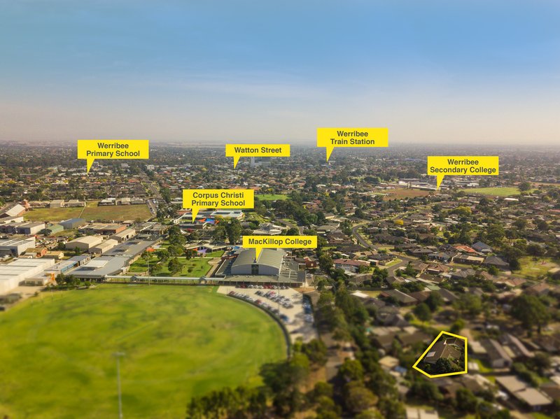 8 Glenmoyne Square, Werribee VIC 3030