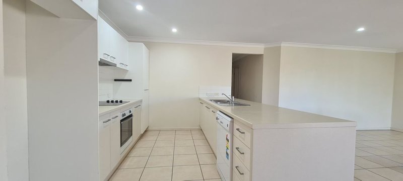 Photo - 8 Glennis Court, Bellmere QLD 4510 - Image 2