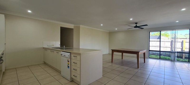 Photo - 8 Glennis Court, Bellmere QLD 4510 - Image 3