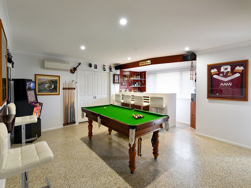 Photo - 8 Glenside Place, Bridgeman Downs QLD 4035 - Image 10