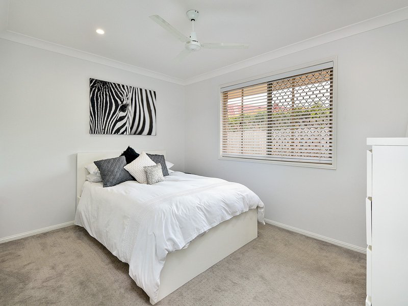 Photo - 8 Glenside Place, Bridgeman Downs QLD 4035 - Image 15