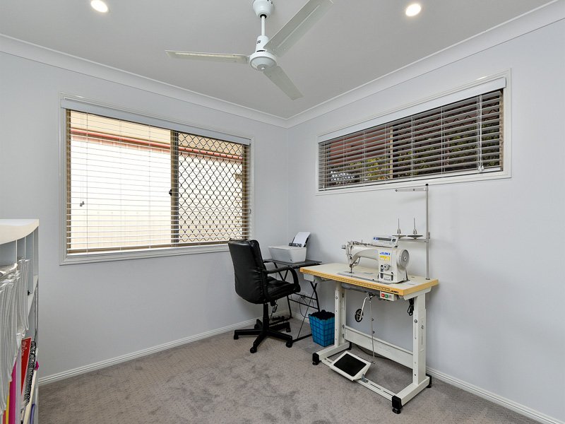 Photo - 8 Glenside Place, Bridgeman Downs QLD 4035 - Image 16