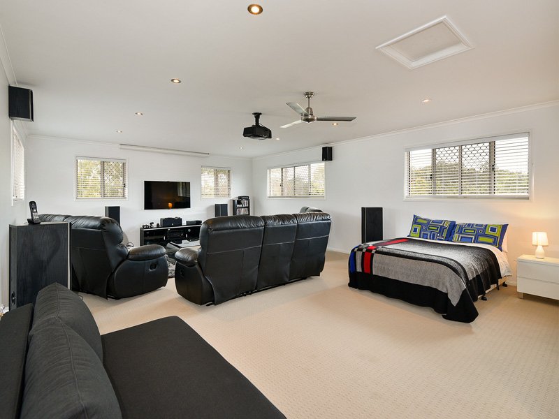 Photo - 8 Glenside Place, Bridgeman Downs QLD 4035 - Image 17