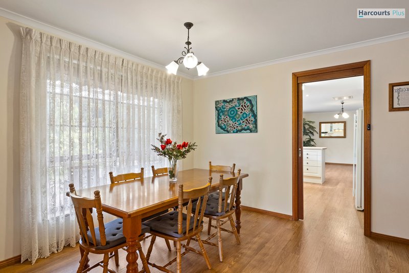 Photo - 8 Glenway Road, Hallett Cove SA 5158 - Image 8