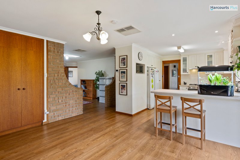 Photo - 8 Glenway Road, Hallett Cove SA 5158 - Image 9