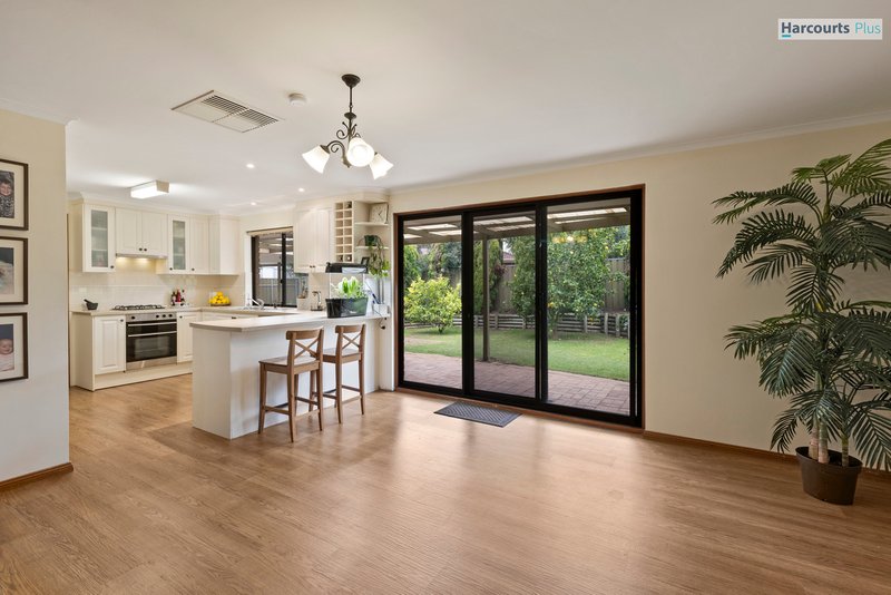 Photo - 8 Glenway Road, Hallett Cove SA 5158 - Image 10