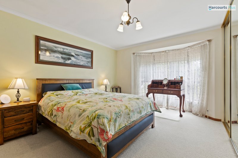 Photo - 8 Glenway Road, Hallett Cove SA 5158 - Image 14