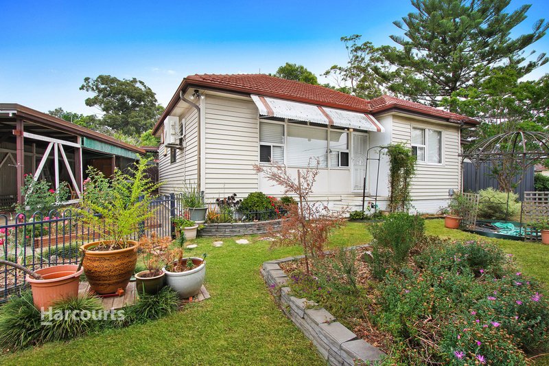 Photo - 8 Gloucester Crescent, Dapto NSW 2530 - Image 2