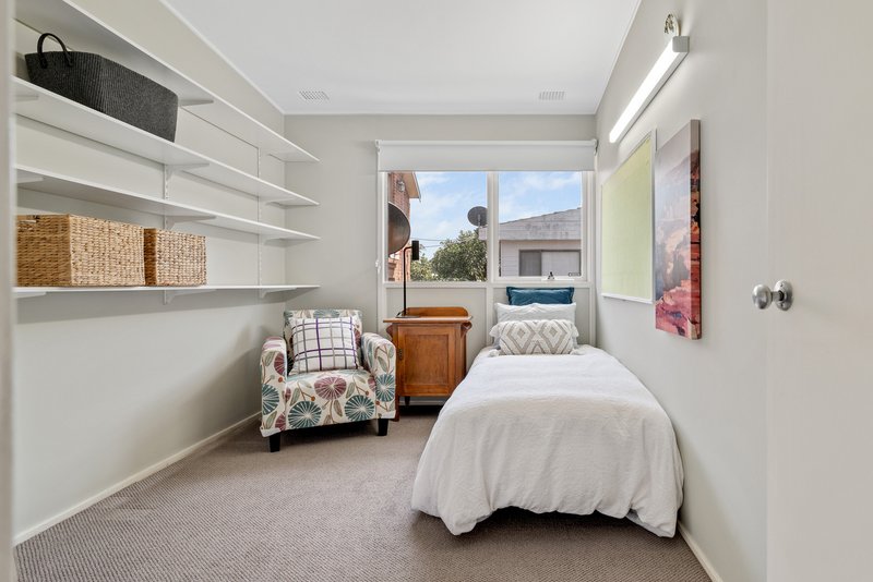 Photo - 8 Gloucester Street, Macquarie Fields NSW 2564 - Image 6