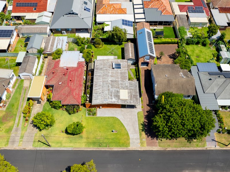 Photo - 8 Gloucester Street, Macquarie Fields NSW 2564 - Image 13