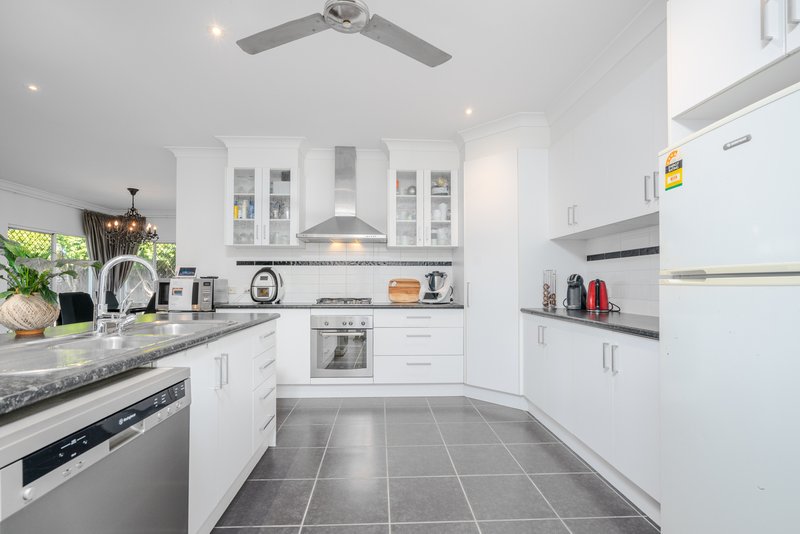 Photo - 8 Goldberg Close, White Rock QLD 4868 - Image 5