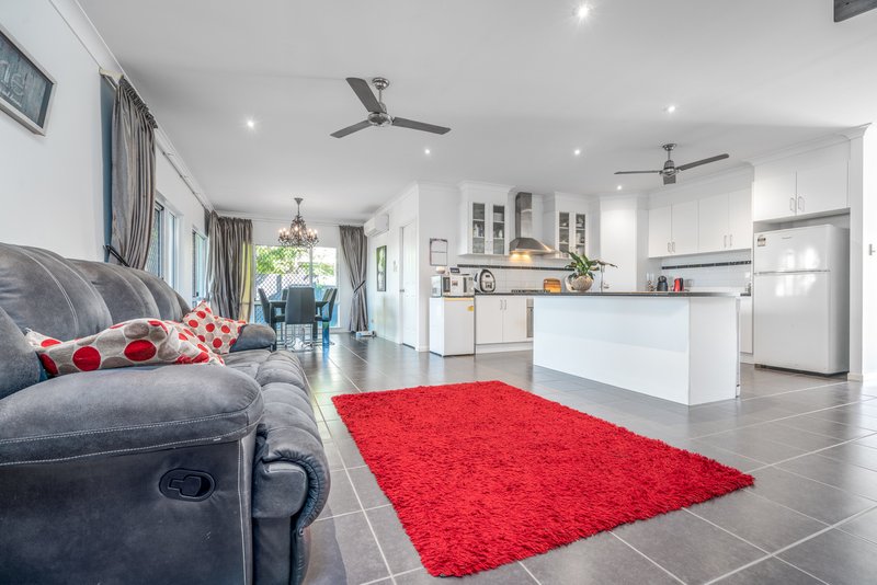Photo - 8 Goldberg Close, White Rock QLD 4868 - Image 8