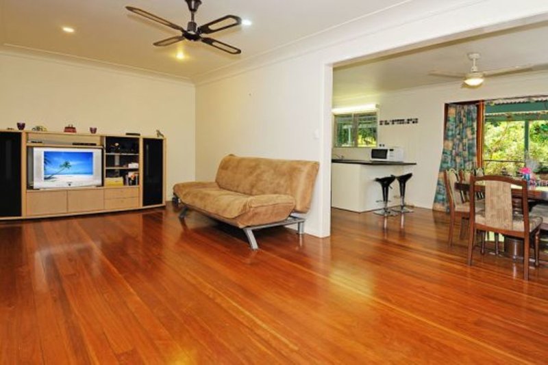 Photo - 8 Goomerah St , Mount Gravatt East QLD 4122 - Image 2